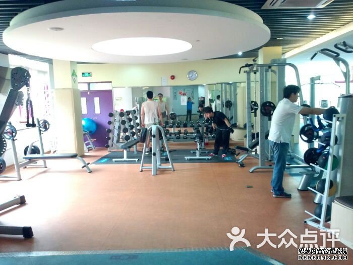 马拉松赛跑出城市新活力