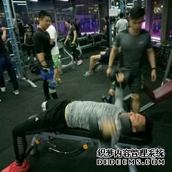 我县东岳文化旅游月农村群众文化体育系列赛事暨首届健身操展演比赛 象棋争霸赛开赛