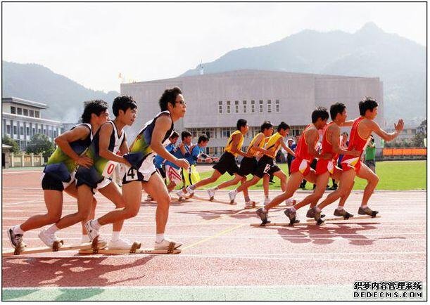 上海体育健儿夏训体能大比武：传承拼搏精神尊重年轻个性