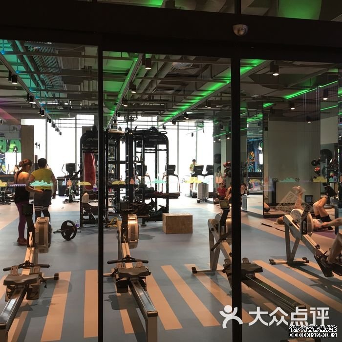 全民健身热潮涌动水乡朱家角镇第六届运动会激情开幕！